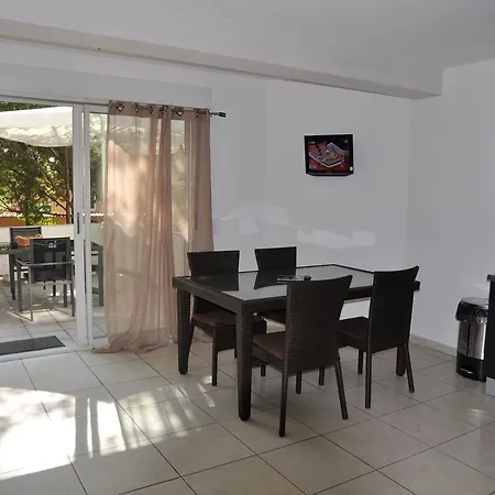 Spacious With Pool *