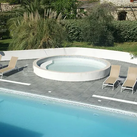 Spacious With Pool Holiday home *